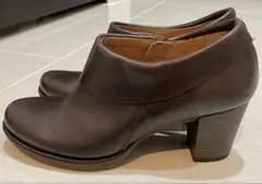 Item thumbnail for item 3e7e49d5-7986-4003-a152-17f9d8ff9983