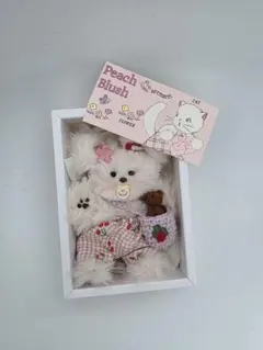 ふわふわのクマのぬいぐるみ