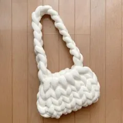 マンドゥバッグ チャンキーニット ハンドバッグ 韓国 毛糸 ホワイト オタバッグ