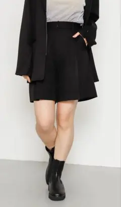 【新品タグ付】アーバンリサーチ/タックバミューダパンツ