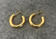 【新品未使用】フープピアス 25mm ゴールド シンプル 大人可愛い　ステンレス