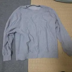 グレー クルーネック スウェット
