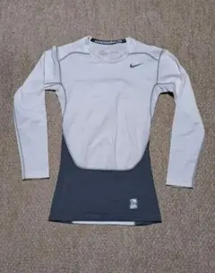 Nike Hyperwarm Lite 長袖コンプレッションシャツ