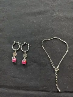 ピンクハートビーズ付きフープピアスとブレスレットセット