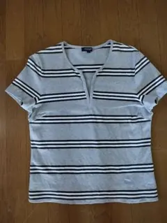 Burberry グレー ストライプ Vネック Tシャツ サイズ4