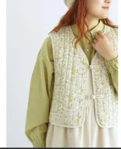 中綿キルトチャイナボタンベスト　サマンサモスモス