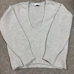 【値下げ致しました】ディープVネック　プルオーバーニット