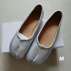 FABBY FABBY 足袋フラットパンプス シルバー Mのサムネイル