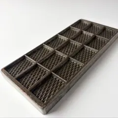 アンティーク 木目 丸太 金属製 チョコレート型 フランス ディスプレイ