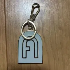 FURLA ロゴ キーホルダー ホワイトのサムネイル