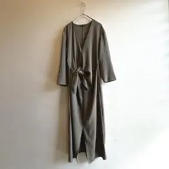 ZARAオリーブグリーン Vネック 七分袖 ワンピース　S ストレッチ