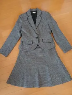 セレモニースーツ　M スカートスーツ9号　コサージュ付き