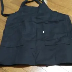 黒 エプロン