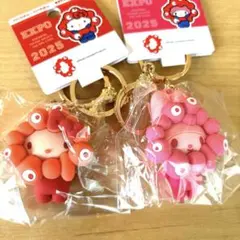値下☆関西万博 マイメロ&キティ推しカラー立体キーホルダーなりきりミャクミャク