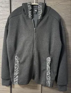 adidasフリル付きパーカー