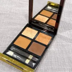 廃盤 TOM FORD アイカラークォード 27Aヴァージンオーキッド - メルカリ