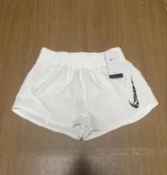 ウィメンズ Dri-FIT ミッドライズ 8cm ショートパンツ (インナー付き