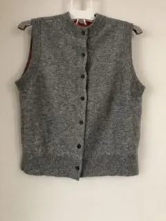 42 mite fabrica グレー ニットベスト ボタン付き スリット裾