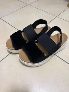 UGG サンダルのサムネイル