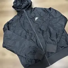 Nike ブラック ナイロンジャケット