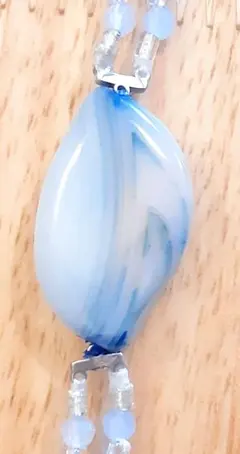 【オ 68】青と白のアゲートとガラスビーズのロングネックレス ハンドメイド