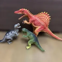 恐竜フィギュア 3体セット　スピノサウルス