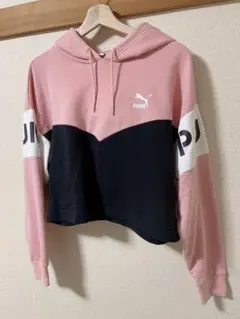 PUMA ピンク/ブラック フード付きパーカー　ショート