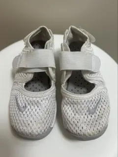 Nike リトルリフトメッシュサンダル ホワイト - メルカリ