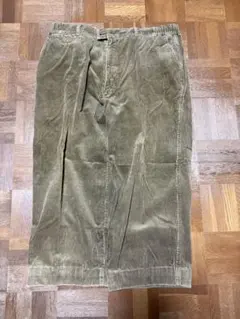 オリーブグリーン コーデュロイ ワイドストレートパンツ