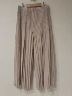 美品 プリーツプリーズ イッセイミヤケ ワイドパンツ ガウチョ