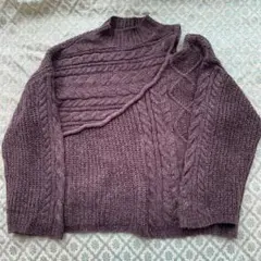 ケーブル編みパープルハイネックセーター