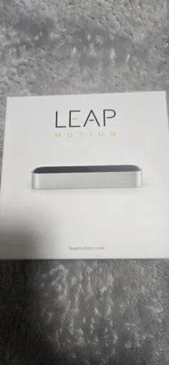 Leap Motion 本体 + ケーブル