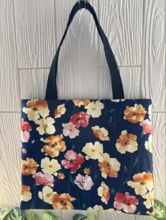 ハンドメイド　トートバッグ　サブバッグ　ポピー花柄　ネイビーのサムネイル