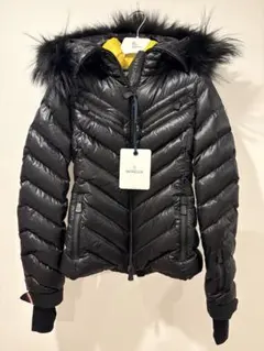 Ｌ(๑˃̵ᴗ˂̵)さん専用　MONCLER ブラック ダウンジャケット