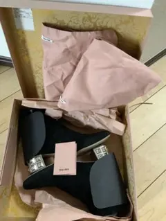中古　美品　ミュウミュウ　ブーツ　黒　箱あり 37 23.5
