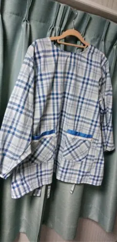 【美品】Simple+『白地に青のチェック柄 スモッグ、割烹着M~L新品未使用