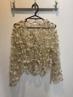 NOLLEY’S ウォッシャブルチュール刺繍2WAYブラウスのサムネイル