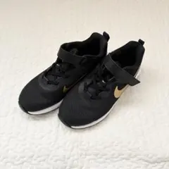 新品・未使用　NIKE ナイキ　スニーカー 21.5cm