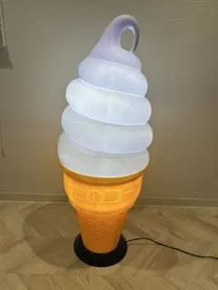 ソフトクリーム型ライト　 ニッセイ　日世 ランプ　 照明 看板
