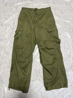 カーゴパンツ カーキ色