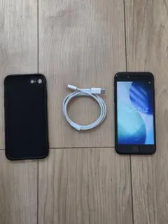 ブ*ル様 Apple iPhone SE 2 64GB ブラック 充電ケーブル、