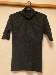 ラメ入り黒リブ編み半袖ニット
