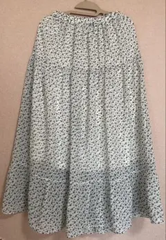 LOWRYS FARM 花柄スカート