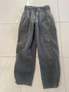 Item thumbnail for item c8561bfa-affb-467e-918b-6664b8b31ae3