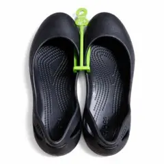 Crocs ブラック フラットシューズ