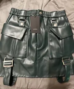 新品タグ付き EMODA ハングベルトカーゴスカート グリーン ビスチェ