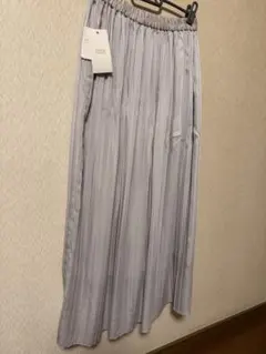 【新品タグ付き】LOWRYS FARM マットシャイニープリーツスカート