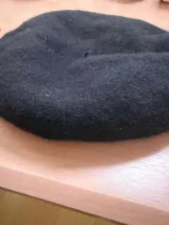 黒いウールベレー帽