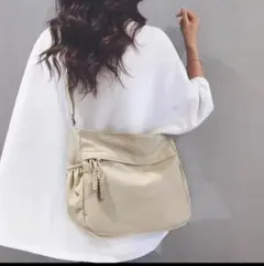 ショルダーバッグ 　シンプル　ベージュ　レディース　大容量　韓国　通勤　通学