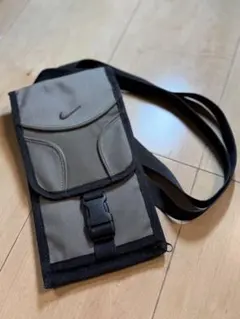 05年製NIKE（ナイキ）のヴィンテージショルダーウォレット（ネックポーチ）のサムネイル